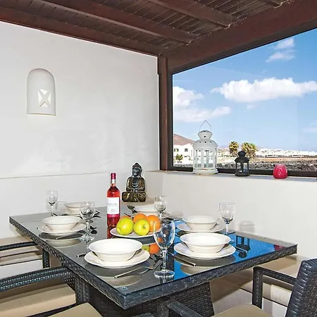 Playa Blanca Sleeps 6 Air Con Wifi